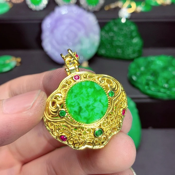 吊坠(不含链)未镶嵌翡翠