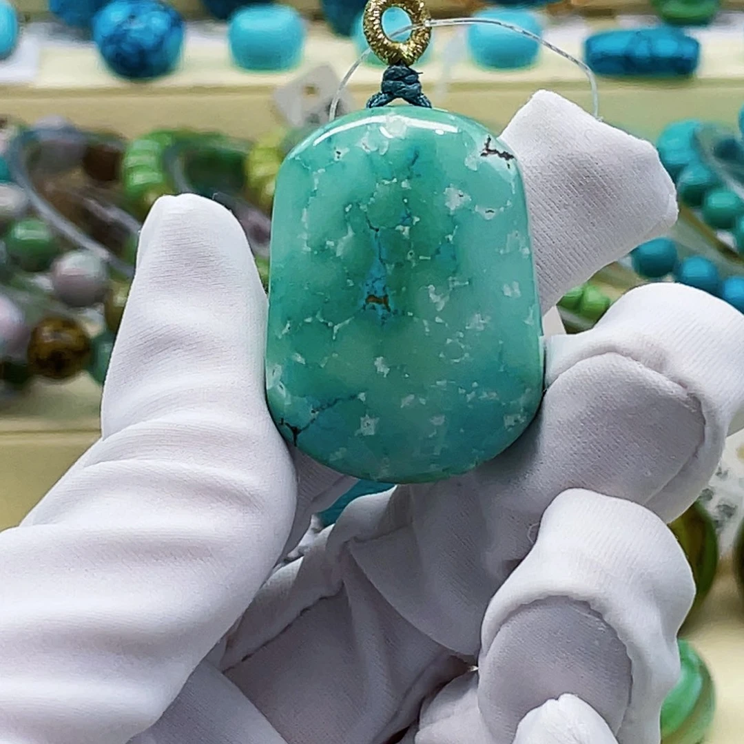绿松石未镶嵌挂件