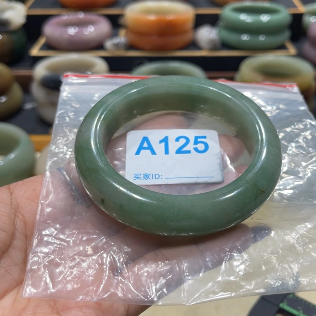 未镶嵌手镯石英岩玉李*