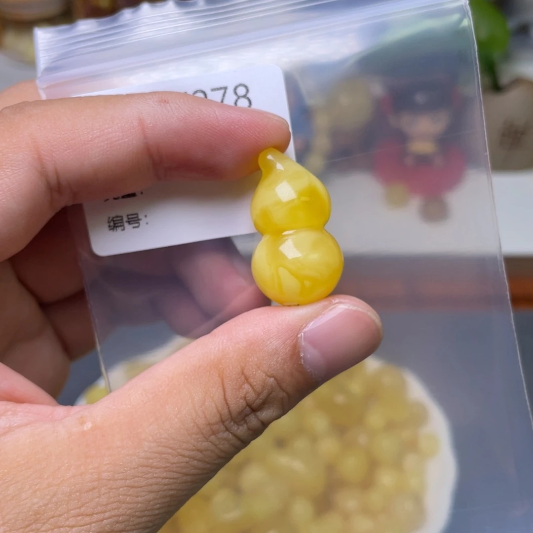 琥珀未镶嵌珠宝奇石
