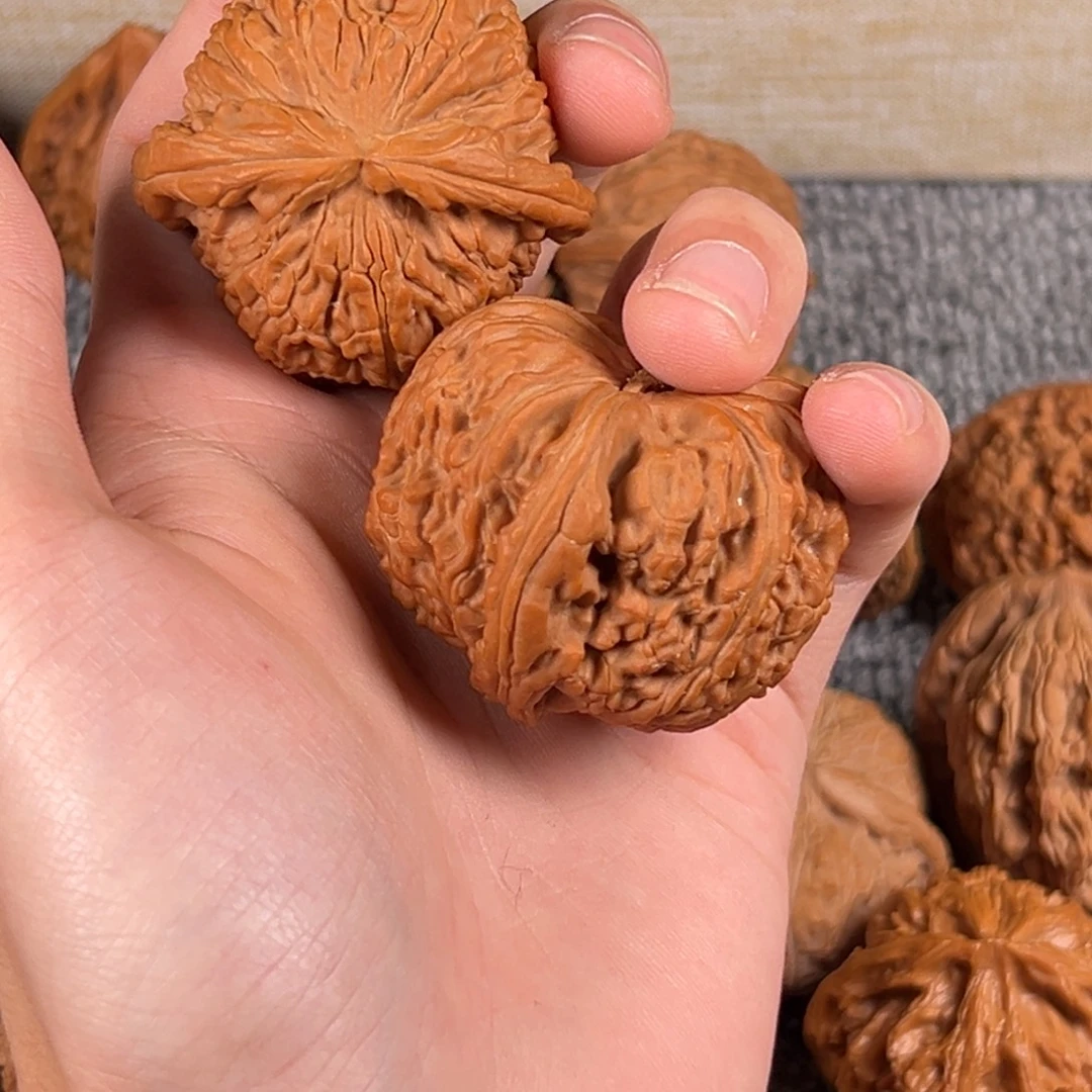 吨***吨吊坠文玩核桃44白狮子