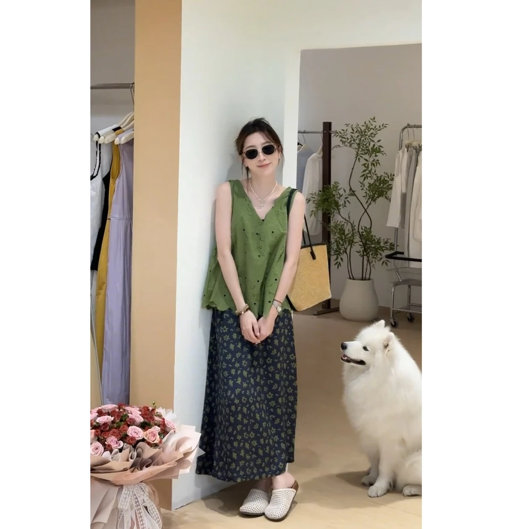 2025夏季新款韩系穿搭慵懒风镂空无袖背心上衣碎花半身裙两件套女