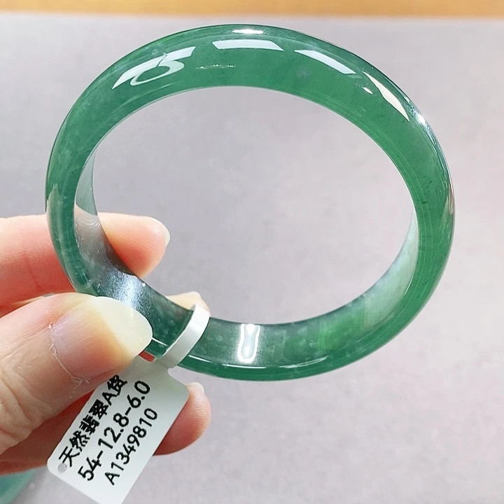 【闪购商品】未镶嵌手镯（圆镯）翡翠