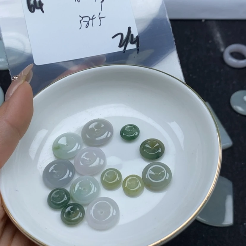 【闪购商品】翡翠颈饰未镶嵌秀**石