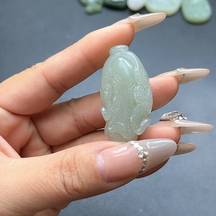 【闪购商品】颈饰未镶嵌和田玉