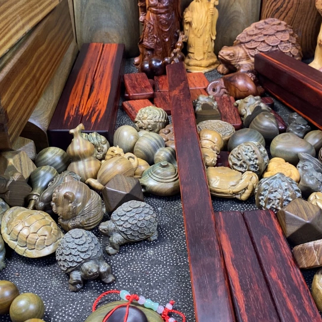 陶瓷绿檀木制衣工艺品58
