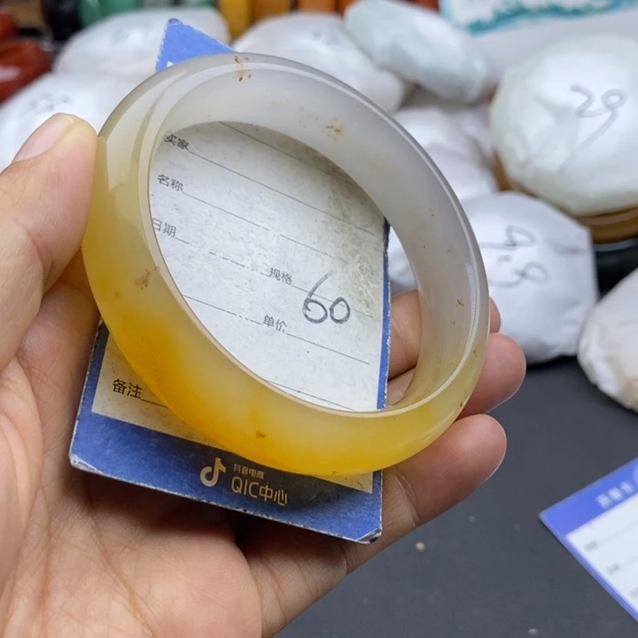石英质玉未镶嵌手镯
