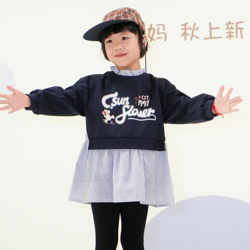 【云朵小葵】女童秋季新款洋气英文小熊印花假两件百搭卫衣991105