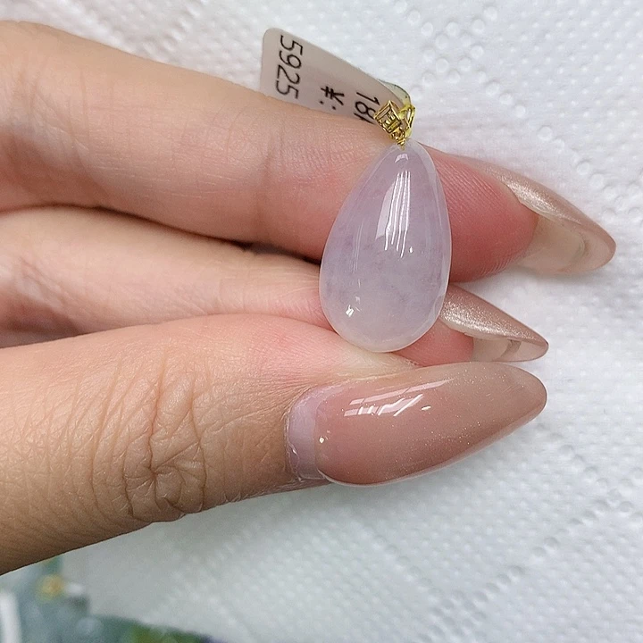 颈饰18K金镶嵌翡翠