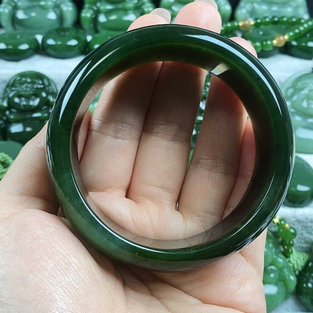 颈饰未镶嵌和田玉（碧玉）57.7mm