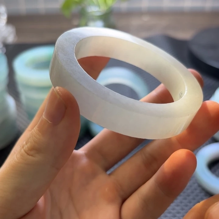 女***女定制翡翠未镶嵌aaaaa