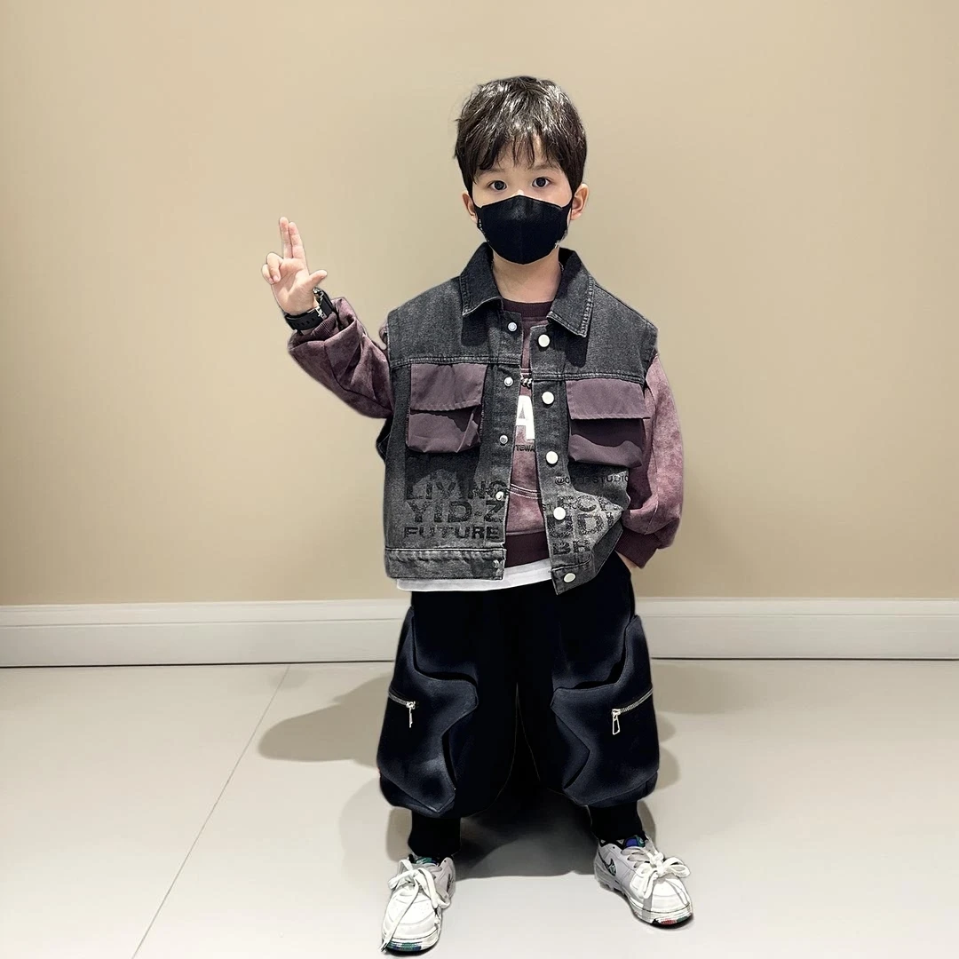 男童套装卫衣马甲工装裤春秋时髦儿童2025新款秋季痞帅男孩三件套