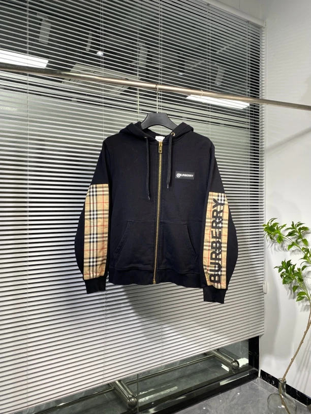 99新 Burberry博柏利 格纹条纹 麒麟臂 外套 拉链帽衫 M码 ko1920
