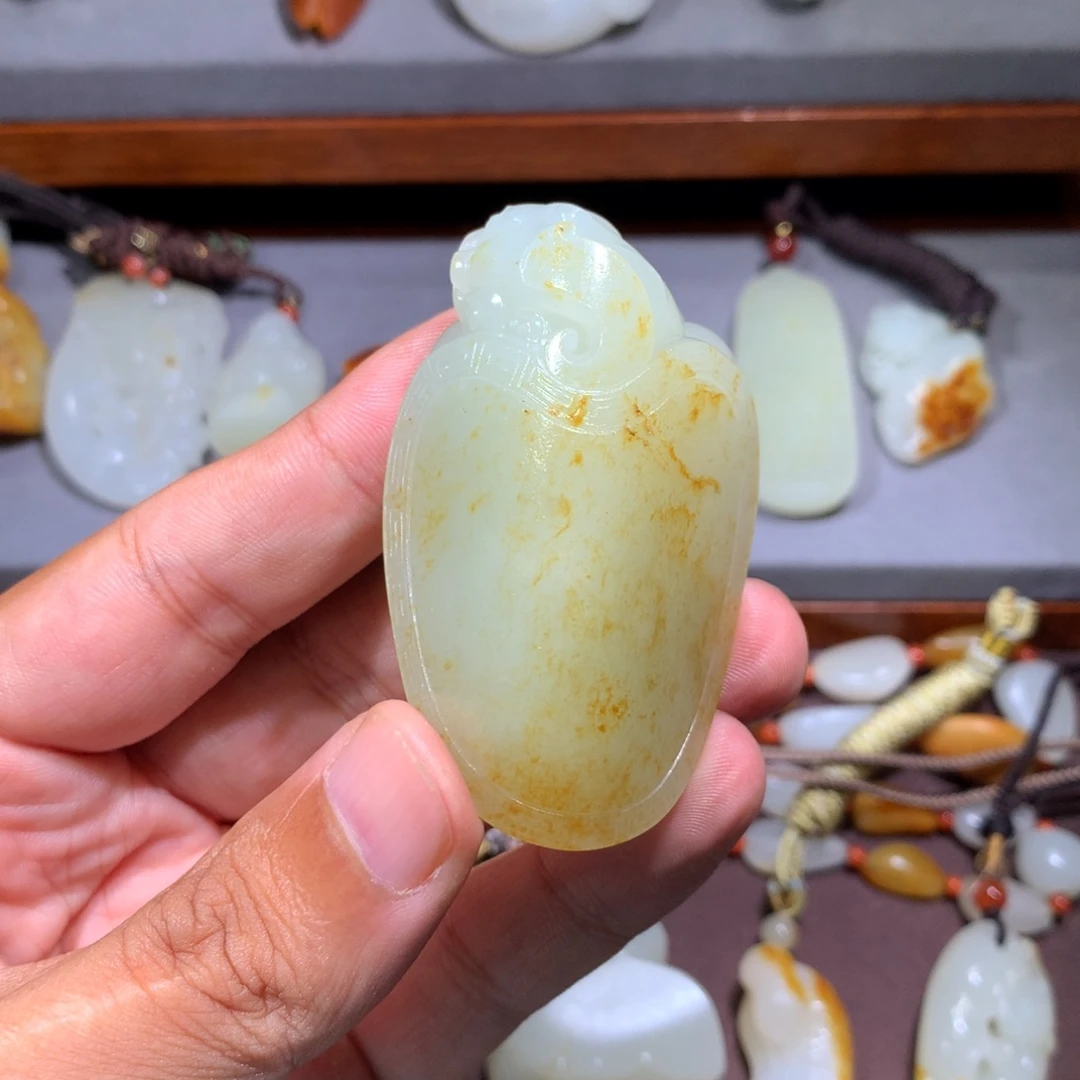 ****息颈饰未镶嵌和田玉
