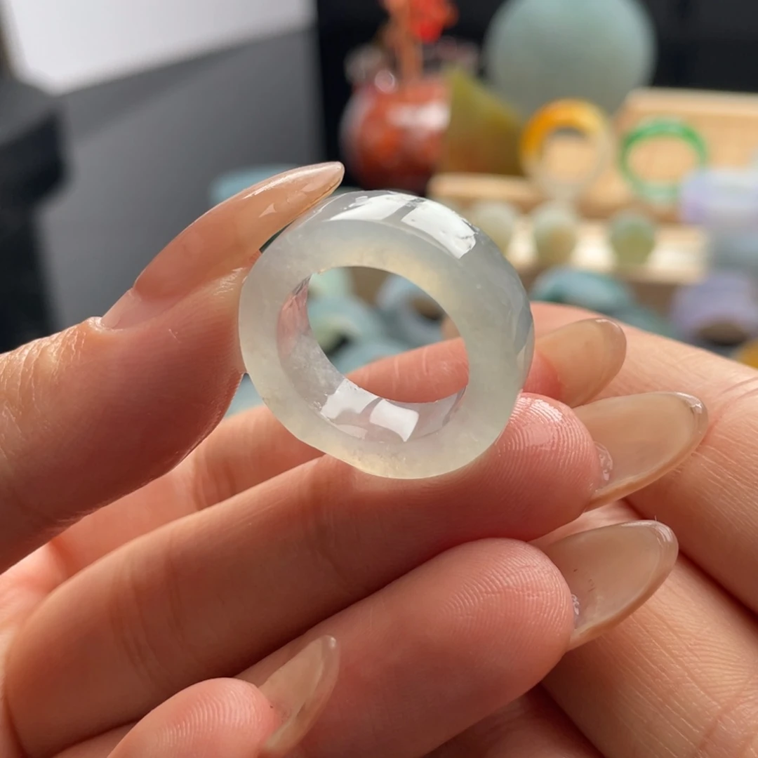 定制翡翠未镶嵌戒指