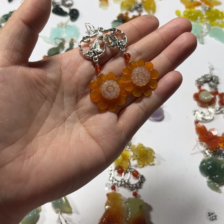 蛇纹石玉合金耳饰