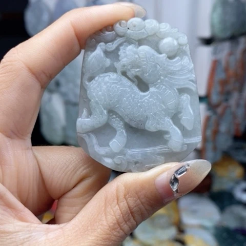 翡翠颈饰未镶嵌翡翠