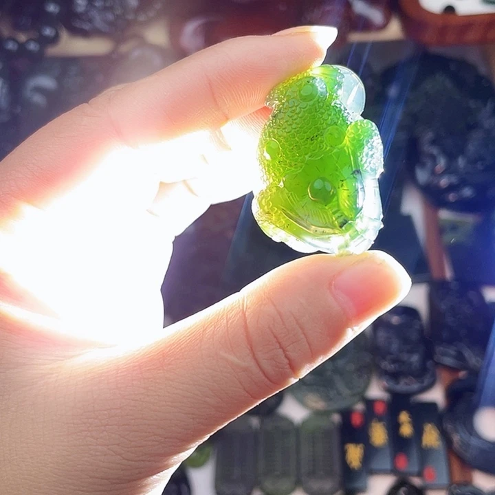 未镶嵌蛇纹石玉手串泰山玉金蟾