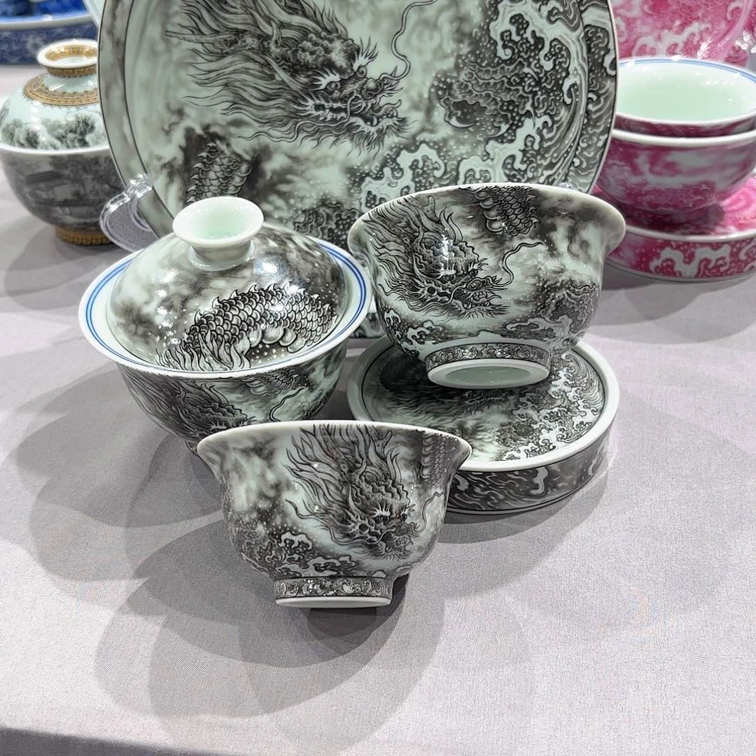 瓷片景德镇瓷器精品陈列