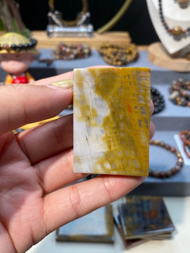 天然北票硅化玉牌子