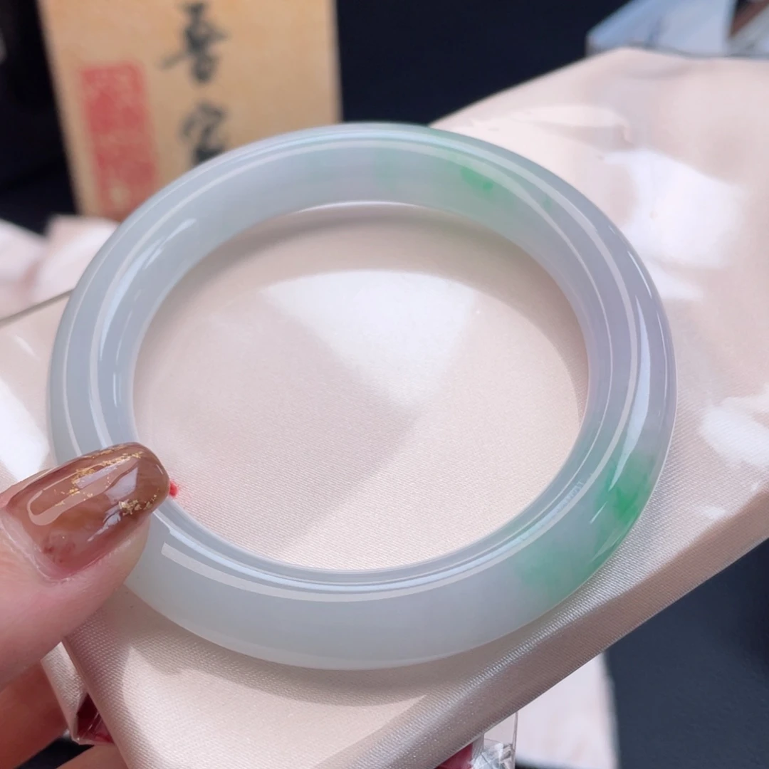 未镶嵌手镯翡翠55圆条 阳春白雪 飘金丝绿25号