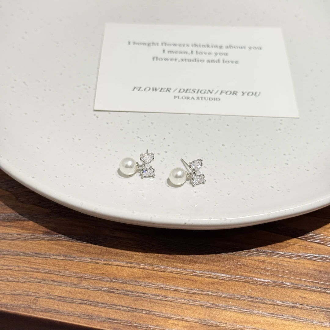 铜合金耳饰 AL4945浪漫点点 蝴蝶结耳环法式轻奢高级感气质时尚