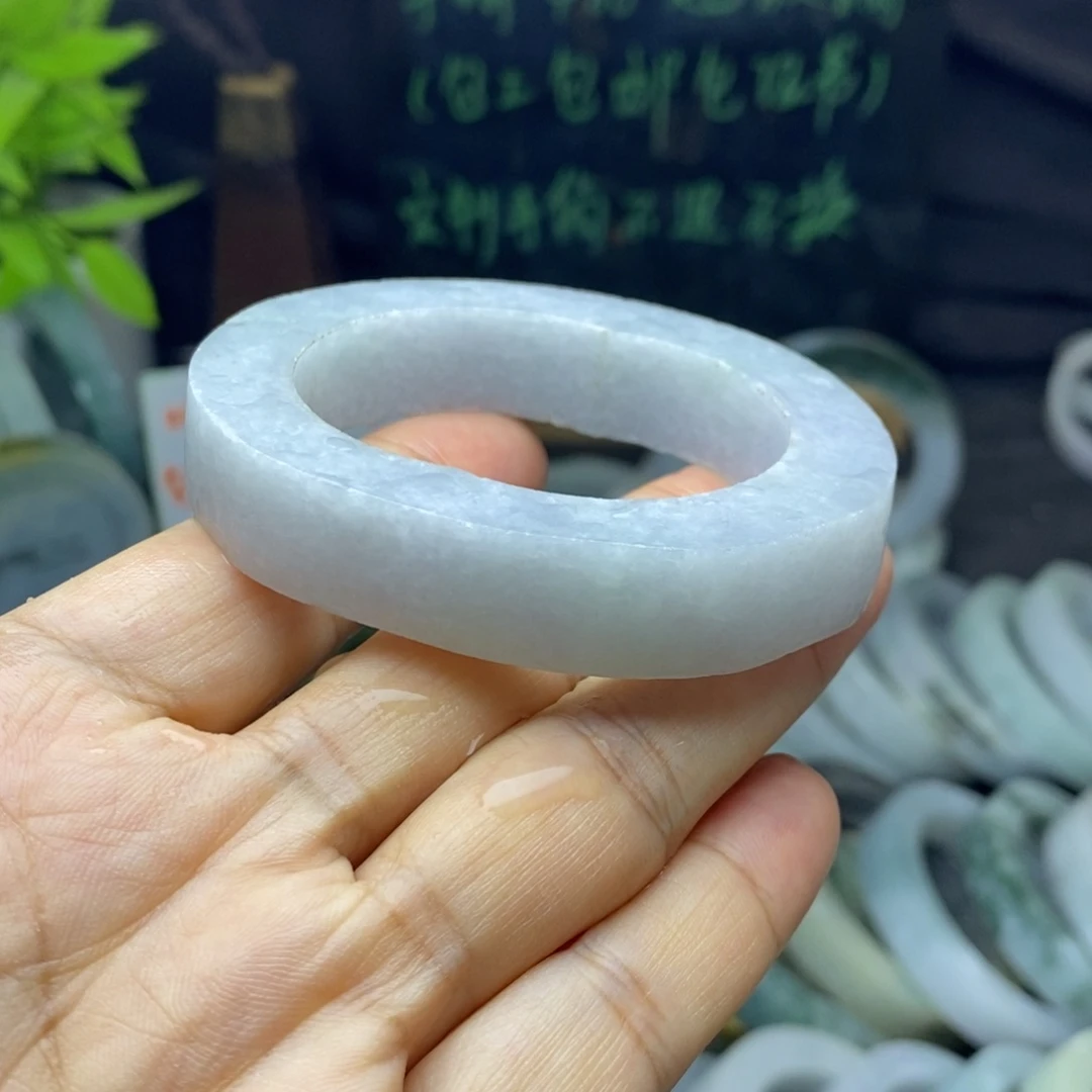 定制翡翠未镶嵌手镯