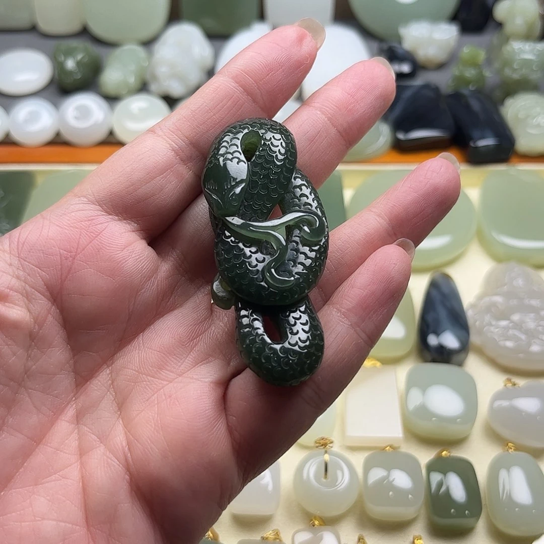 颈饰未镶嵌和田玉