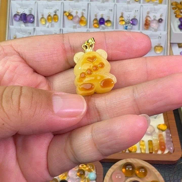 钰***儿蜜蜡银S925镶嵌颈饰吊坠