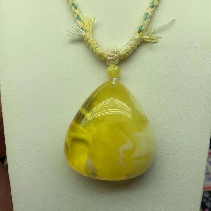 琥珀颈饰未镶嵌白花拉丝水滴