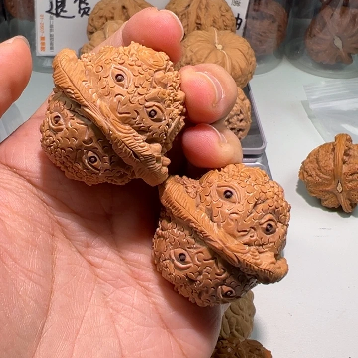 小***喵把件文玩核桃白狮子雕刻