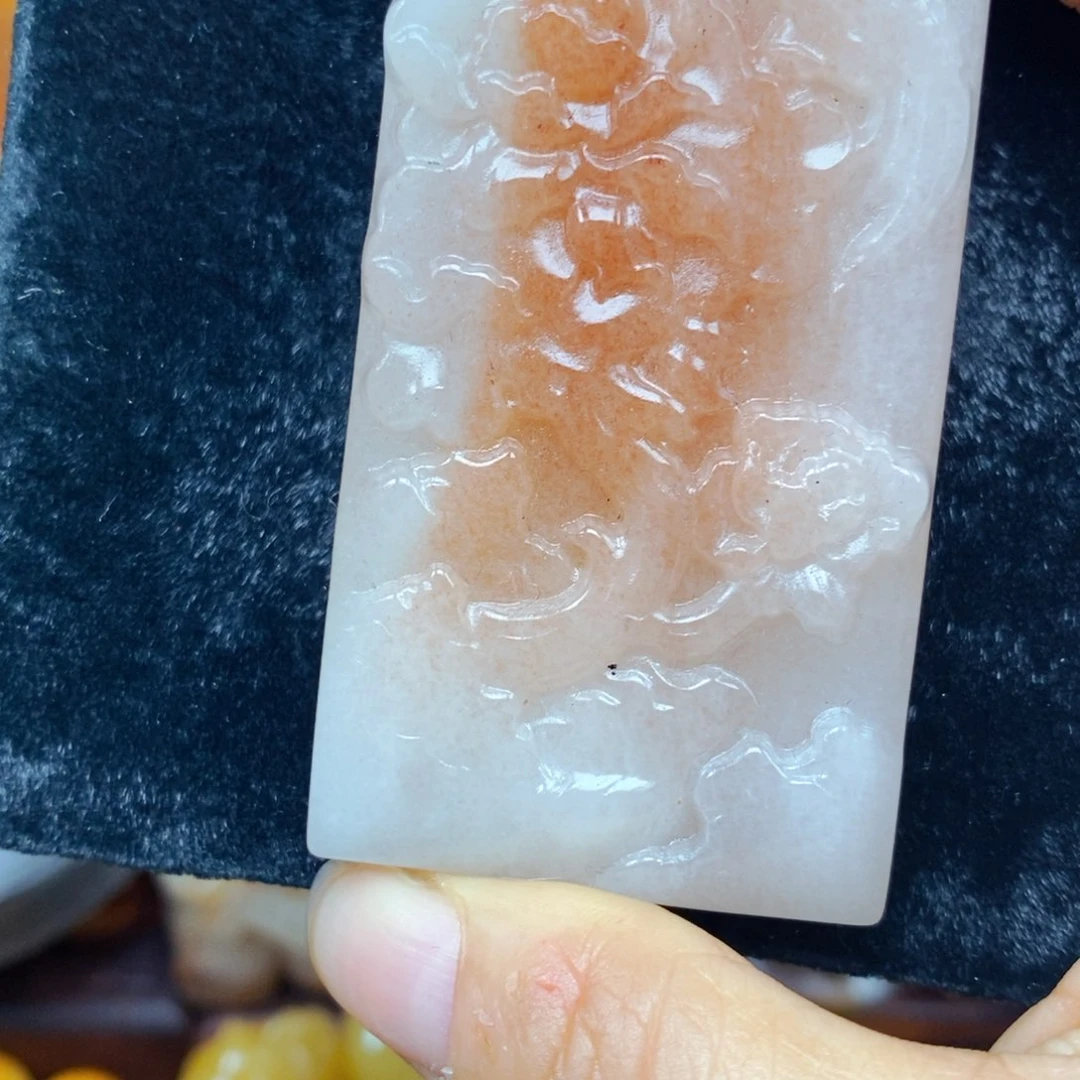 石英质玉（黄龙玉）未镶嵌颈饰