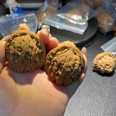 文玩核桃吊坠蹲****鬼南疆石42