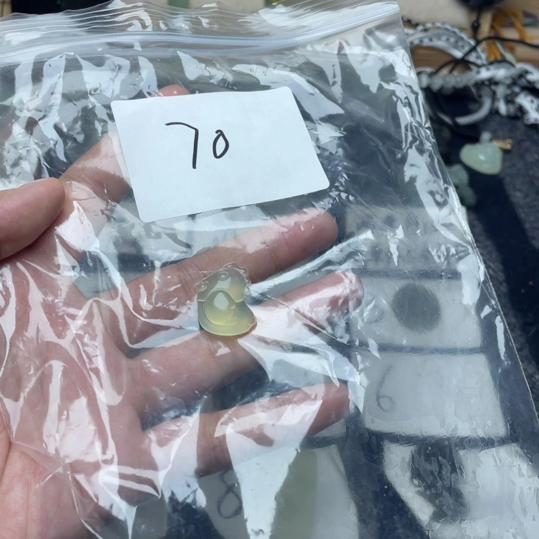 蛇纹石玉未镶嵌颈饰清*