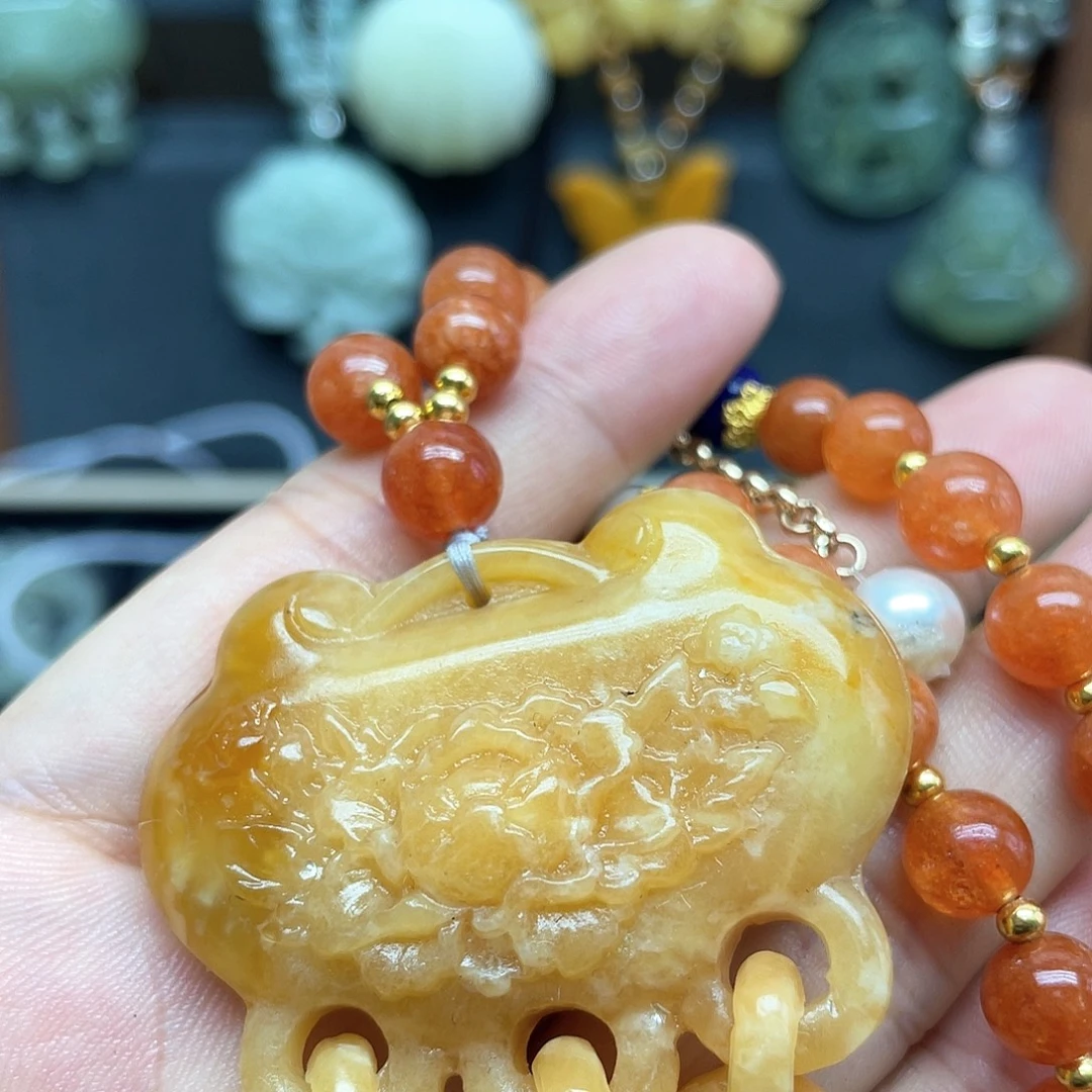 未镶嵌蛇纹石玉颈饰