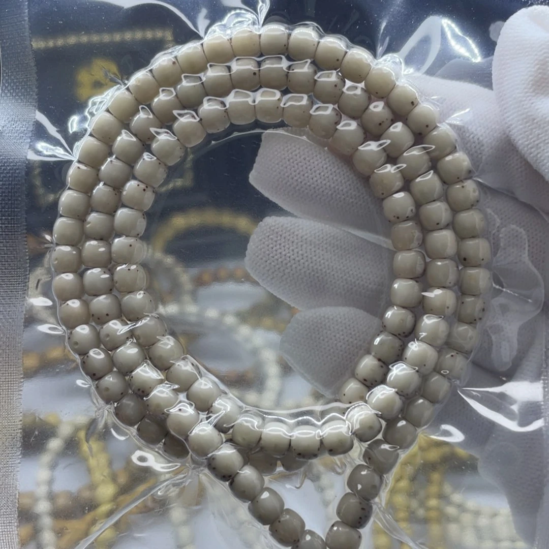 吊坠星月菩提12          6白冰糖通体108