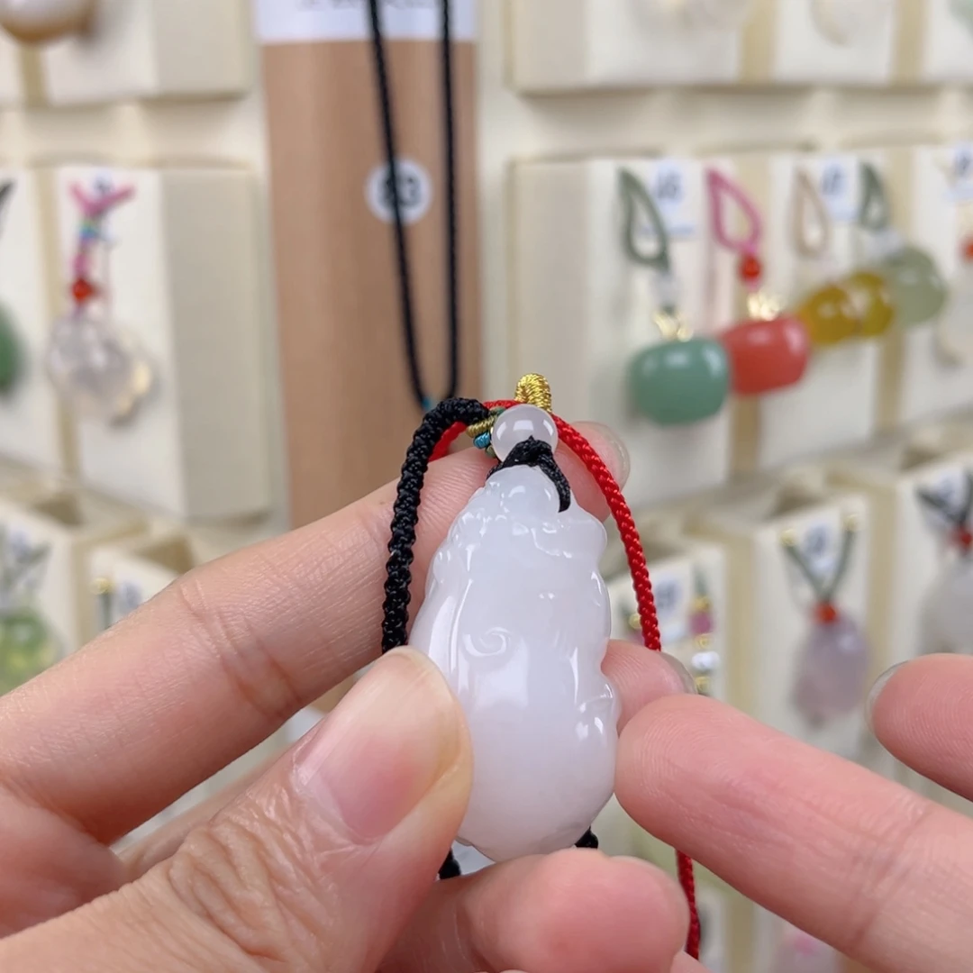 吊坠(赠链)未镶嵌石英质玉