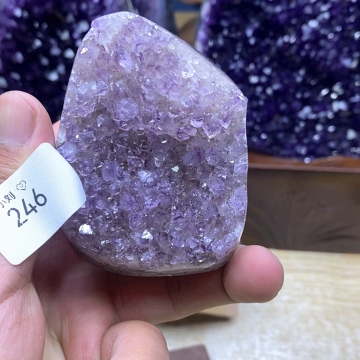 未镶嵌水晶大型摆件（非配饰）