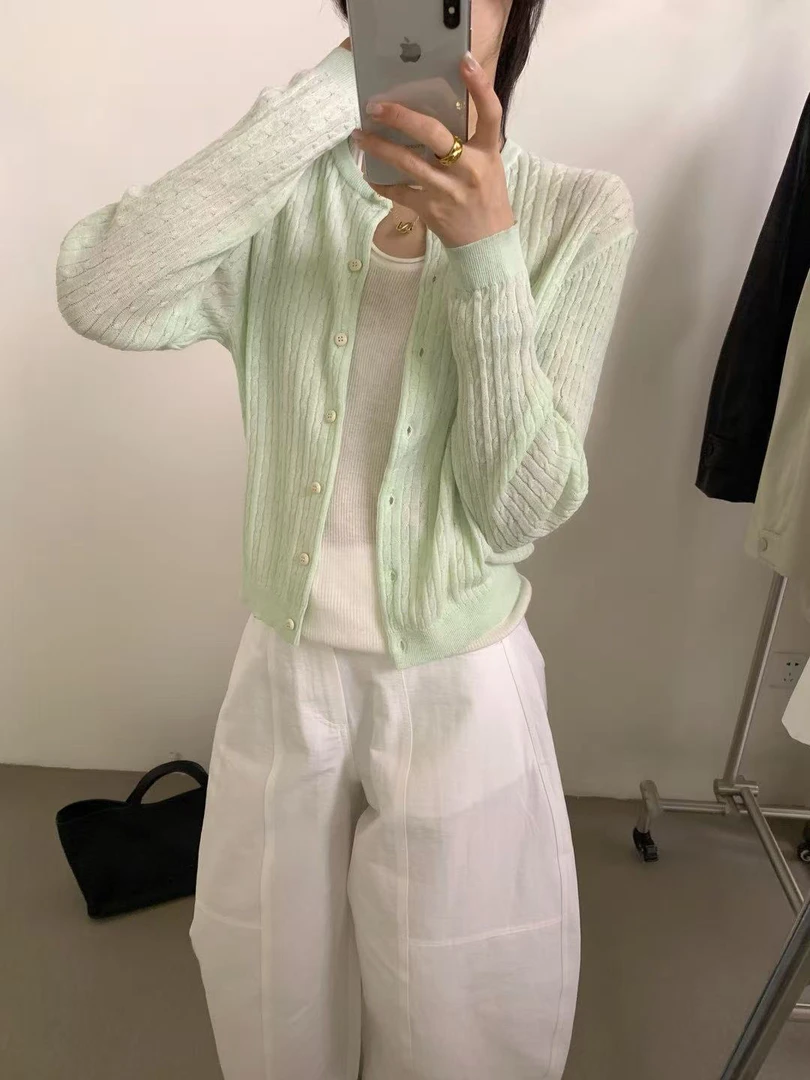 lovely@m2887 韩系温柔圆领纯色针织开衫 6-24