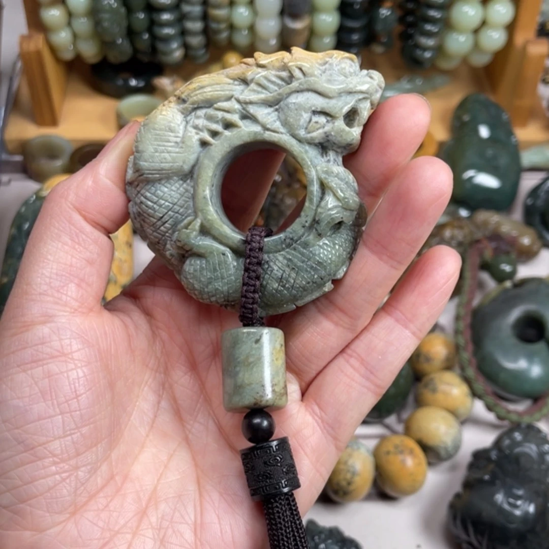 【闪购商品】未镶嵌岫岩河磨玉（透闪石质玉）把件