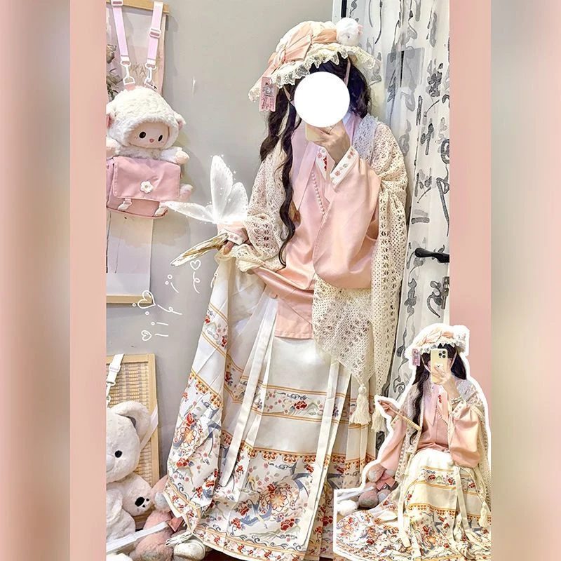 汉洋结合秋冬新款女款马面裙短衫琵琶袖聚酯纤维青年套装