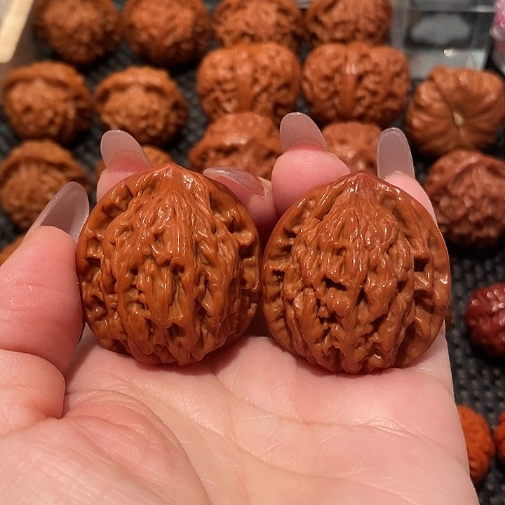 文玩核桃吊坠35麦穗虎头0675