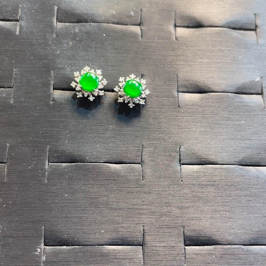 翡翠耳饰18K金镶嵌M****?天然翡翠Ａ货