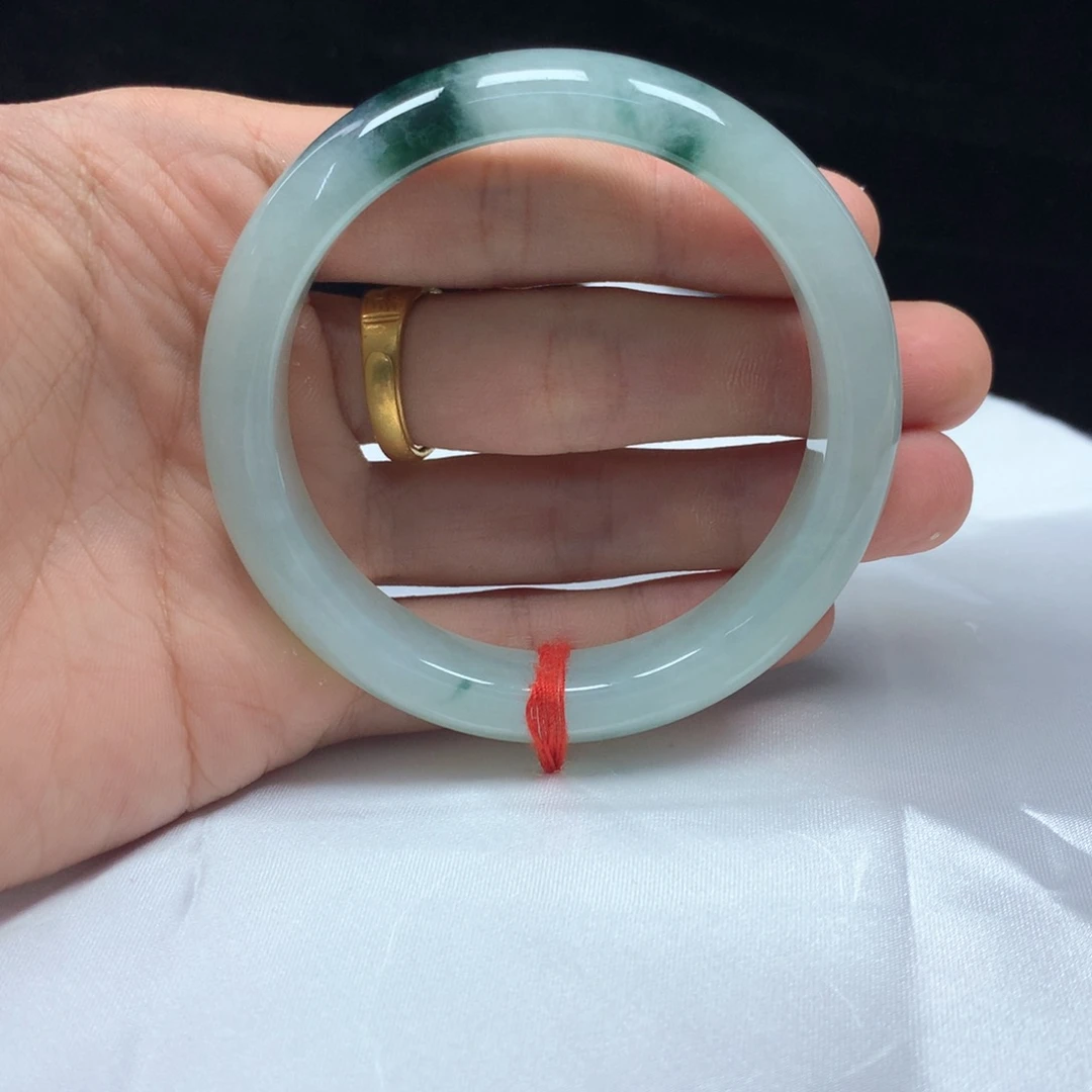 翡翠未镶嵌手镯（圆镯）55.2