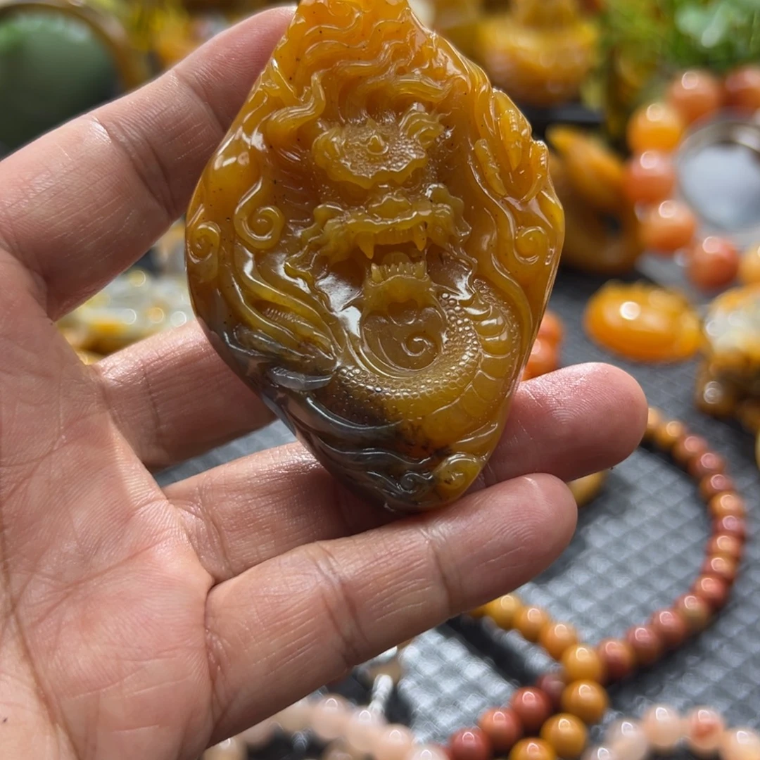 石英质玉未镶嵌颈饰