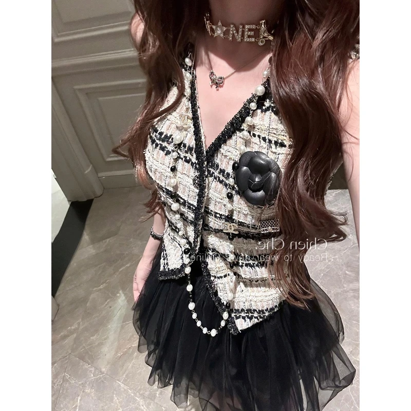 韩版小香风收腰拼色条纹V领粗花呢马甲夏季新款高腰网纱短裙套装