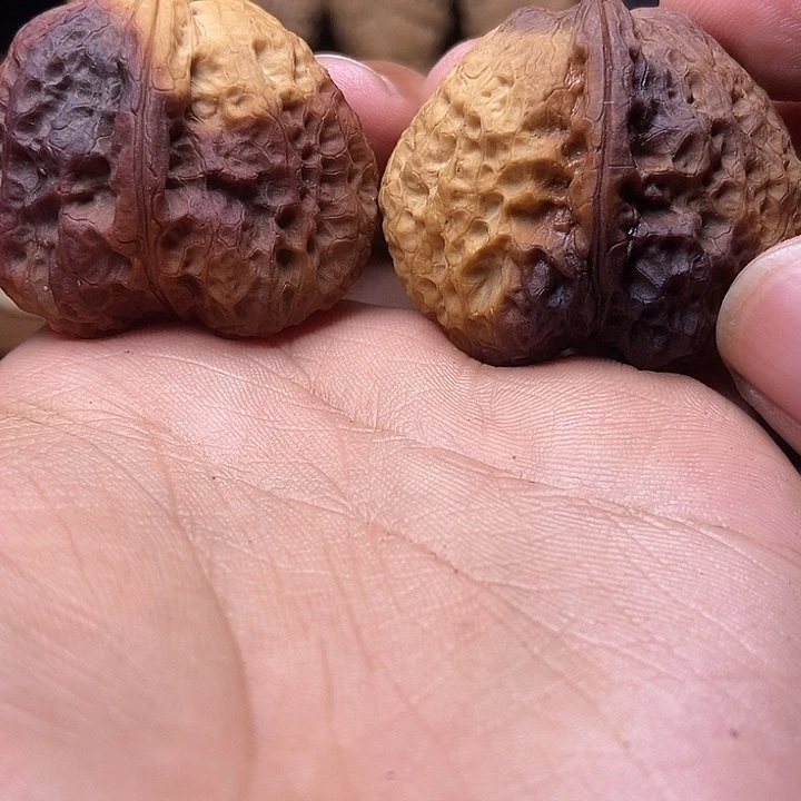 文玩核桃吊坠帝王官帽