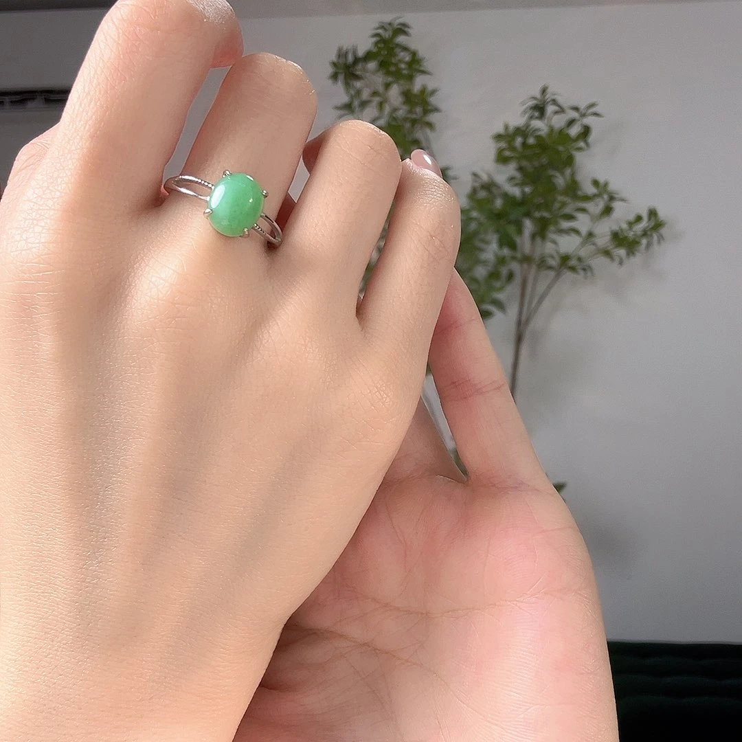 翡翠戒指未镶嵌绿