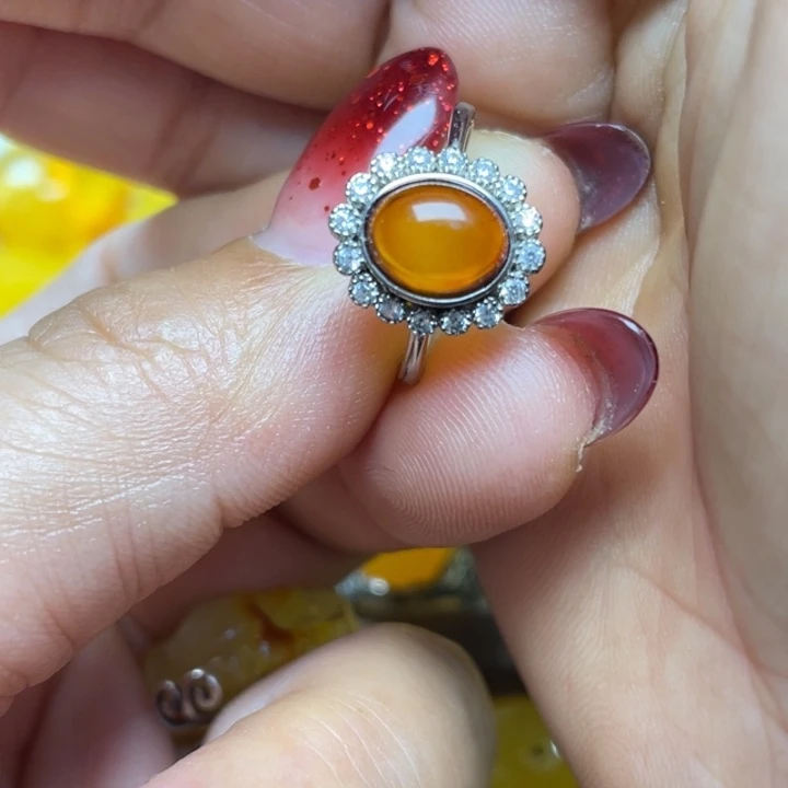 蜜蜡未镶嵌颈饰戒指