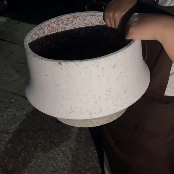 紫砂花盆口26高22瑕疵瑕疵